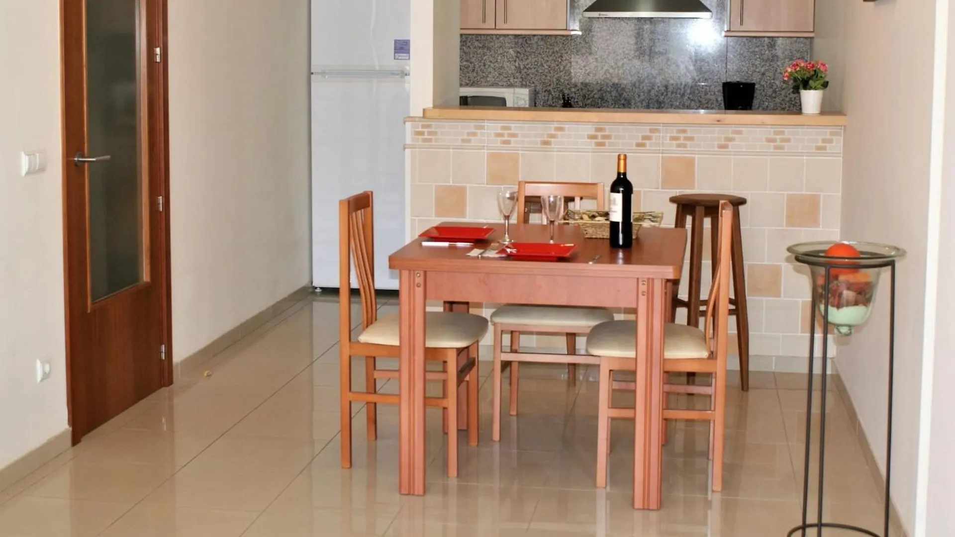 Apartamento En Roses A 2 Minutos De La Playa Con Vista Al Mar Gerona 0*,